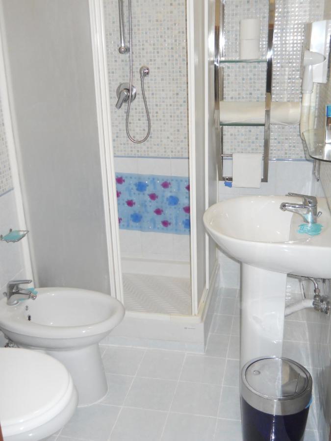 Hotel Domus Roxy à Rome Extérieur photo